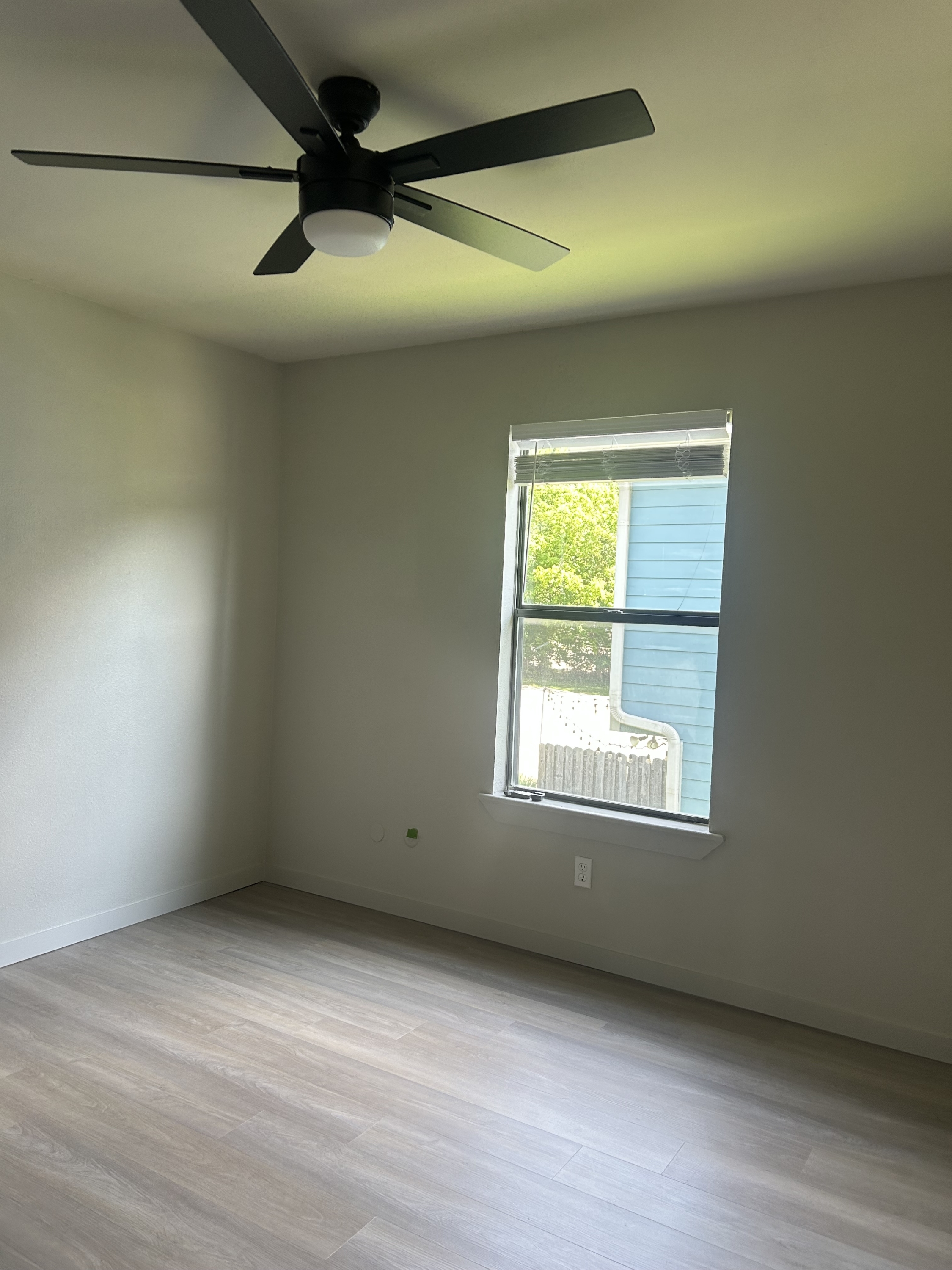 1500 Nettleship Street - 10